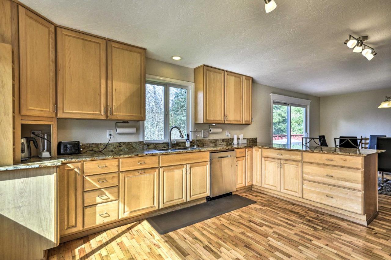 Charming Kelso Home With Proximity To Cowlitz River! Exterior photo