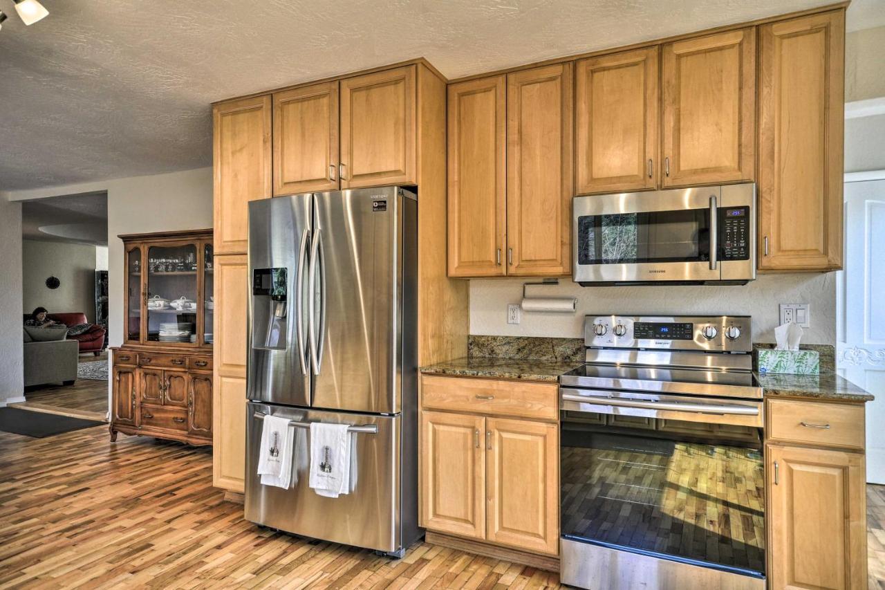 Charming Kelso Home With Proximity To Cowlitz River! Exterior photo